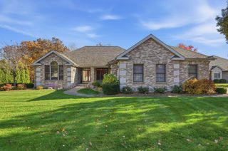 1135 Mary Ellen Drive, Crown Point, IN 46307