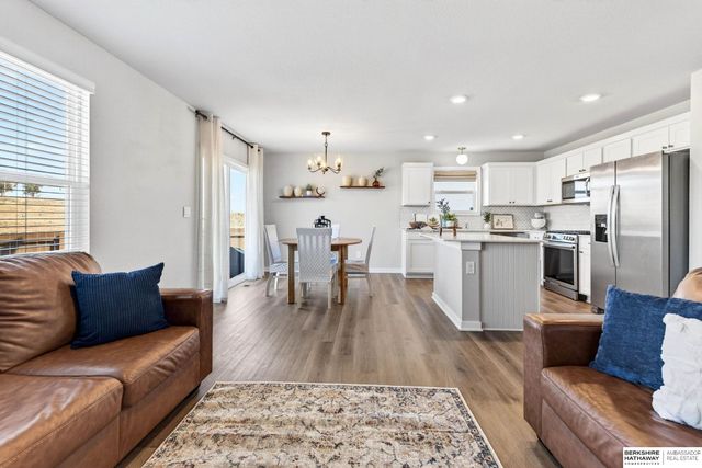 9438 Reynolds Street, Omaha, NE 68122