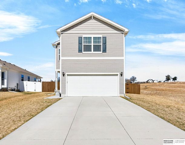 9438 Reynolds Street, Omaha, NE 68122