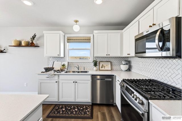 9438 Reynolds Street, Omaha, NE 68122