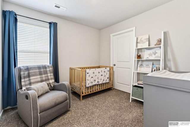 9438 Reynolds Street, Omaha, NE 68122