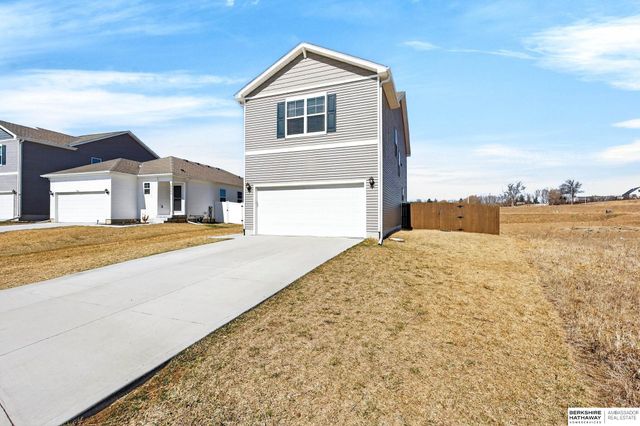 9438 Reynolds Street, Omaha, NE 68122