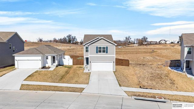 9438 Reynolds Street, Omaha, NE 68122