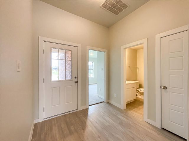 823 Deerhurst Lane, Magnolia, TX 77354