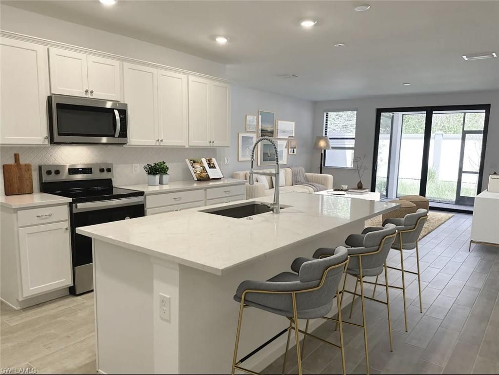 27831 Solis Grande Drive, BONITA SPRINGS, FL 34135 — photo 2