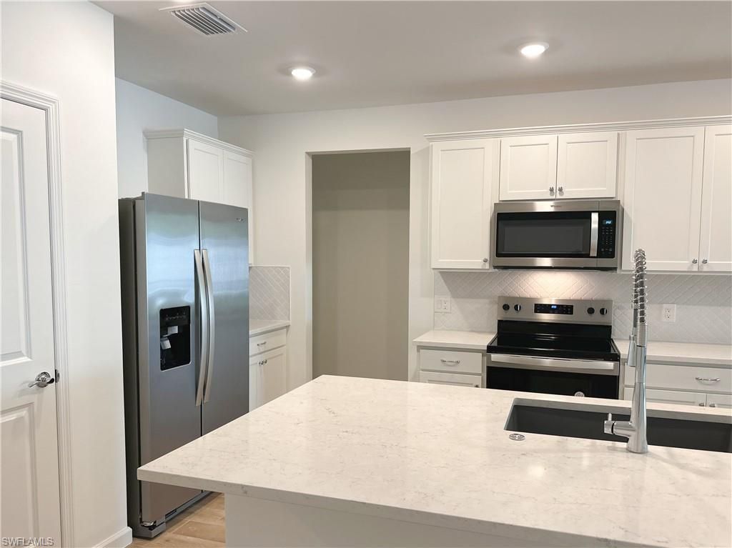27831 Solis Grande Drive, BONITA SPRINGS, FL 34135 — photo 4