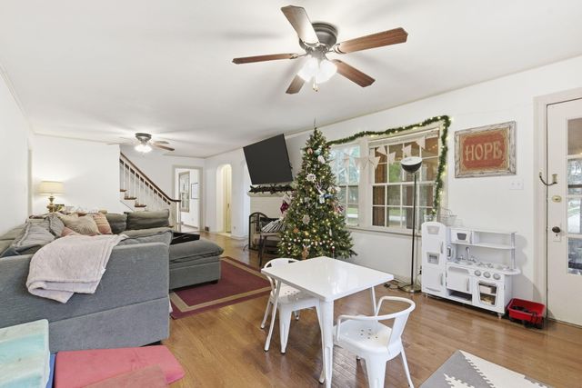 1727 S Kimbrough Avenue, Springfield, MO 65807