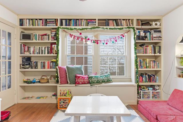 1727 S Kimbrough Avenue, Springfield, MO 65807