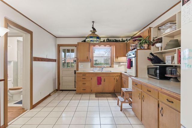 1727 S Kimbrough Avenue, Springfield, MO 65807