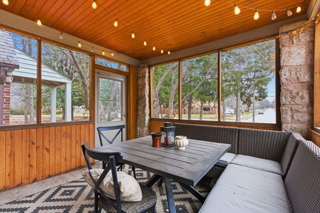 1727 S Kimbrough Avenue, Springfield, MO 65807