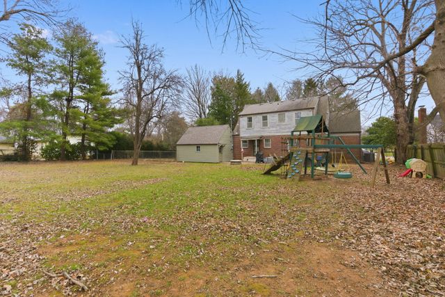 1727 S Kimbrough Avenue, Springfield, MO 65807