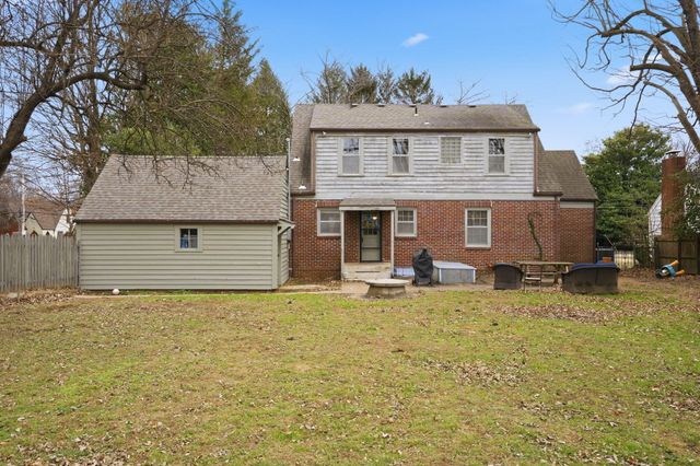 1727 S Kimbrough Avenue, Springfield, MO 65807