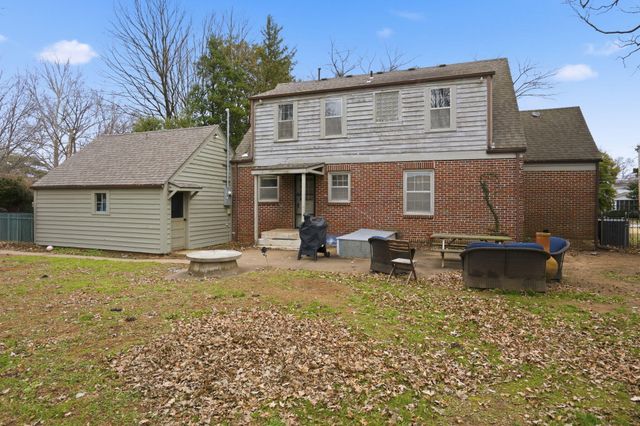 1727 S Kimbrough Avenue, Springfield, MO 65807