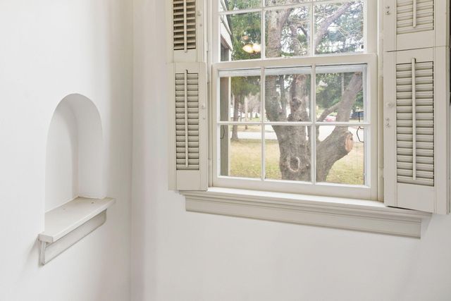 1727 S Kimbrough Avenue, Springfield, MO 65807