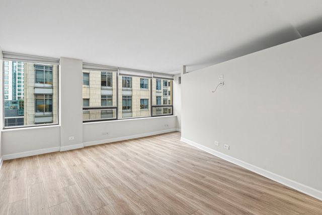233 E ERIE Street 2203, Chicago, IL 60611