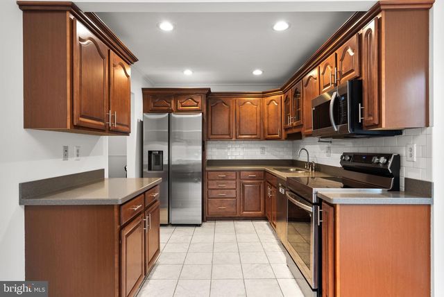 7808 STAFFORD HILL CT, Glen Burnie, MD 21061