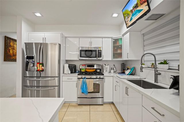 17811 NW 12th Ct, Miami, FL 33169