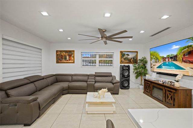 17811 NW 12th Ct, Miami, FL 33169