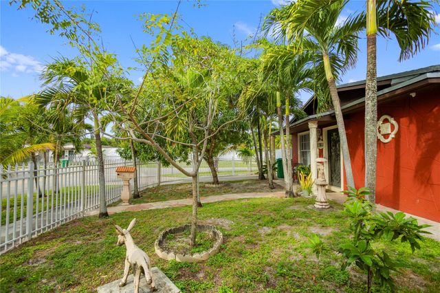 17811 NW 12th Ct, Miami, FL 33169