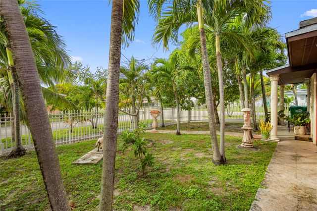 17811 NW 12th Ct, Miami, FL 33169