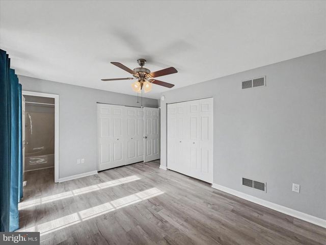 122 OVERVIEW CIR E, Red Lion, PA 17356