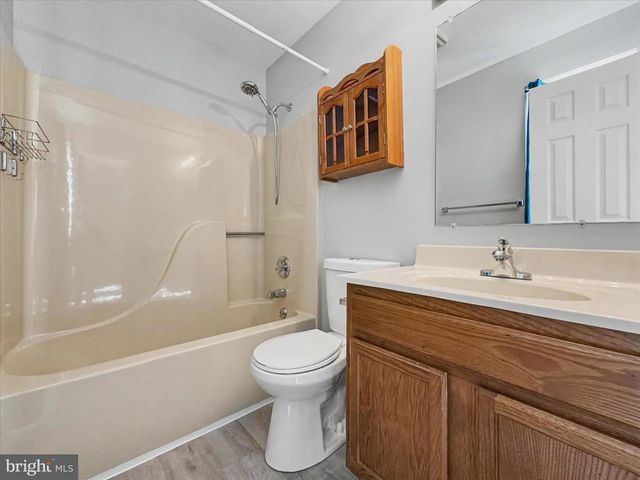 122 OVERVIEW CIR E, Red Lion, PA 17356