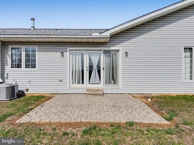 122 OVERVIEW CIR E, Red Lion, PA 17356