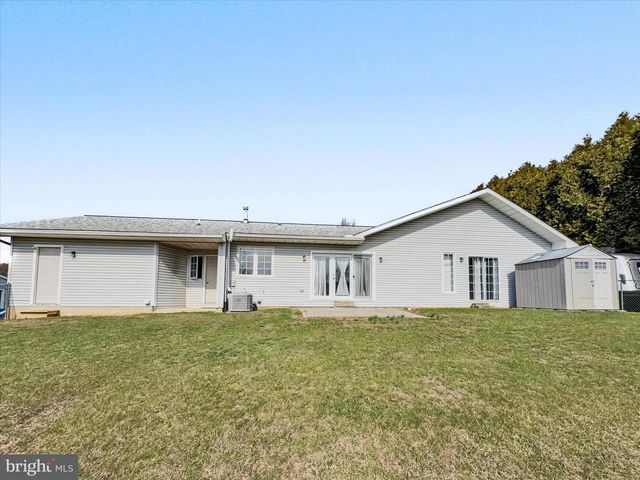 122 OVERVIEW CIR E, Red Lion, PA 17356