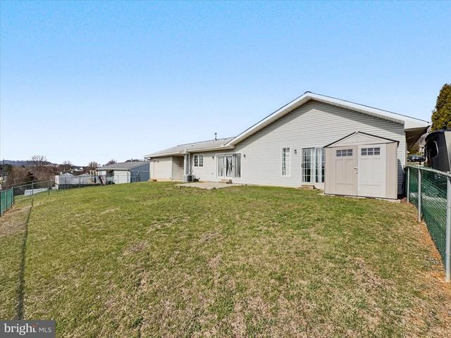 122 OVERVIEW CIR E, Red Lion, PA 17356