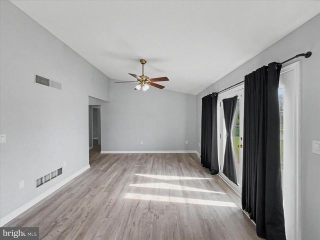 122 OVERVIEW CIR E, Red Lion, PA 17356