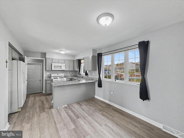 122 OVERVIEW CIR E, Red Lion, PA 17356