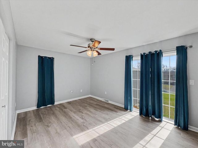 122 OVERVIEW CIR E, Red Lion, PA 17356