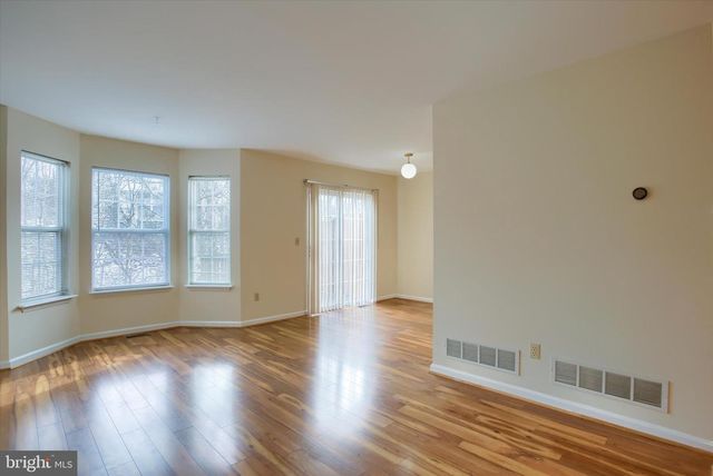 220 FOREST OAK LN, Harrisburg, PA 17110