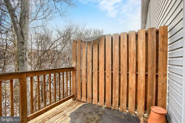 220 FOREST OAK LN, Harrisburg, PA 17110