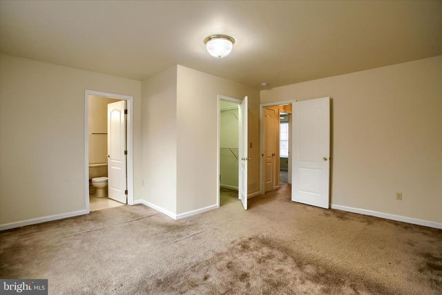 220 FOREST OAK LN, Harrisburg, PA 17110