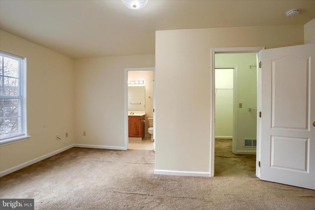 220 FOREST OAK LN, Harrisburg, PA 17110