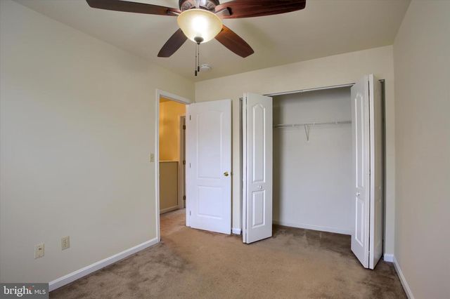 220 FOREST OAK LN, Harrisburg, PA 17110