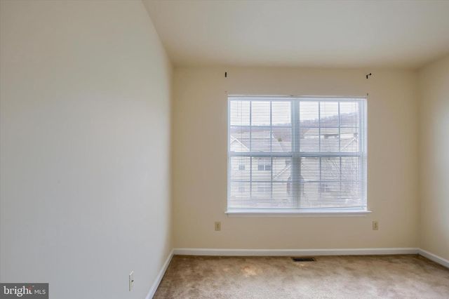 220 FOREST OAK LN, Harrisburg, PA 17110