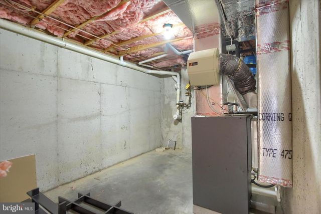 220 FOREST OAK LN, Harrisburg, PA 17110