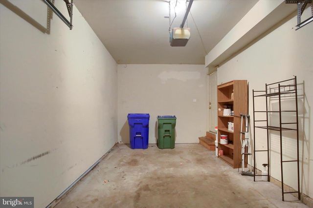 220 FOREST OAK LN, Harrisburg, PA 17110