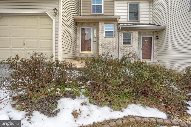 220 FOREST OAK LN, Harrisburg, PA 17110