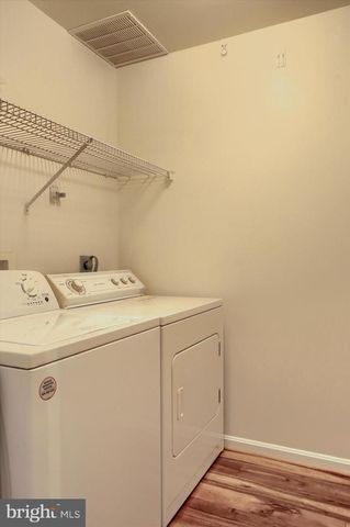 220 FOREST OAK LN, Harrisburg, PA 17110