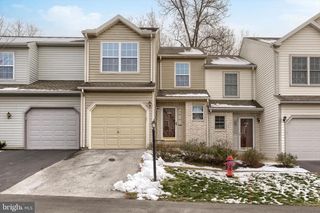 220 FOREST OAK LN, Harrisburg, PA 17110