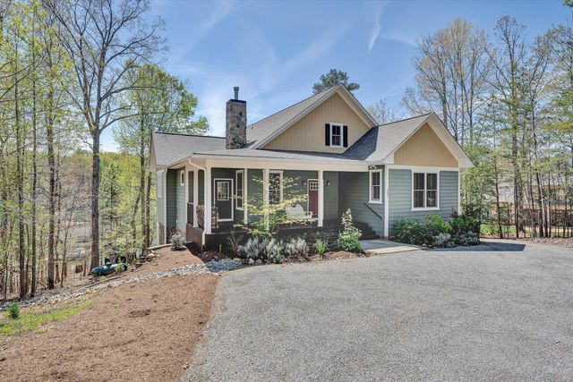 1307 Lakefield DR, Huddleston, VA 24104
