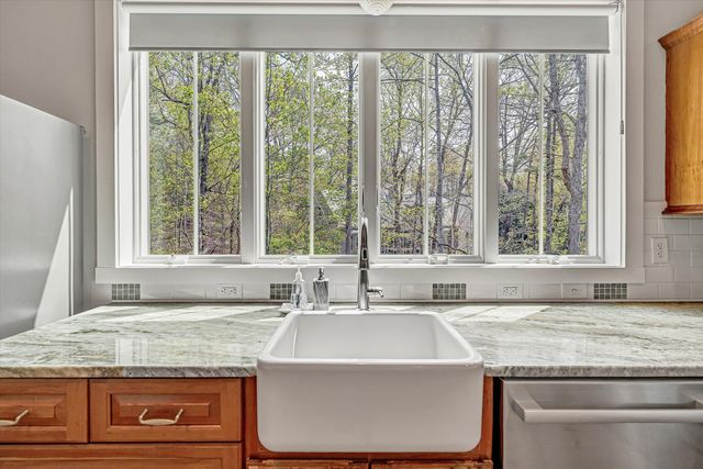 1307 Lakefield DR, Huddleston, VA 24104