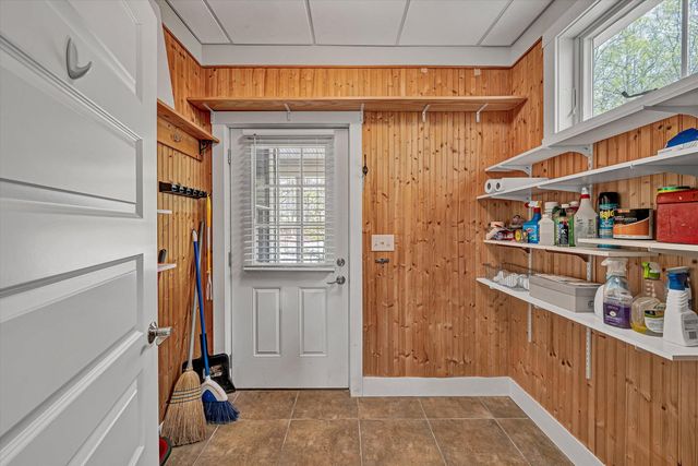 1307 Lakefield DR, Huddleston, VA 24104