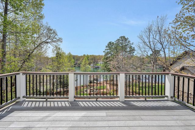 1307 Lakefield DR, Huddleston, VA 24104