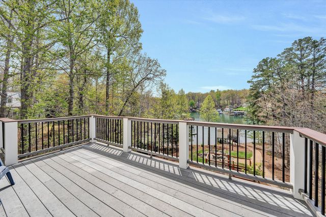 1307 Lakefield DR, Huddleston, VA 24104