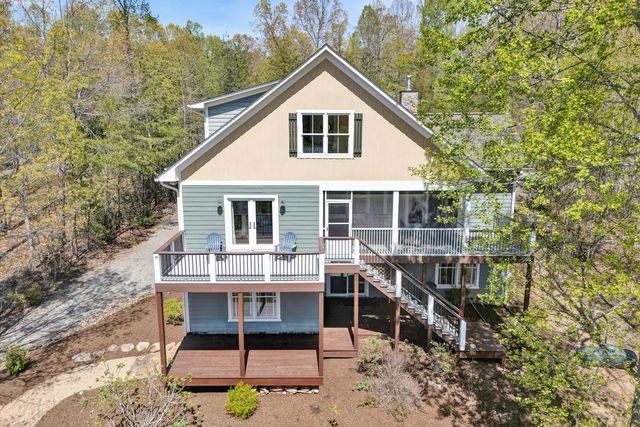 1307 Lakefield DR, Huddleston, VA 24104