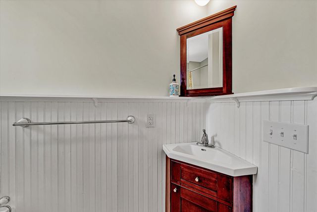 1307 Lakefield DR, Huddleston, VA 24104
